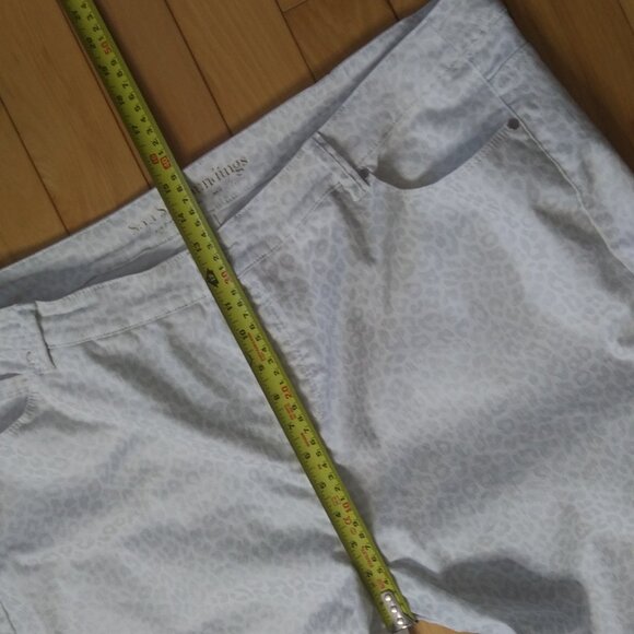 Soft surroundings white with silver gray animal print pull on pants  size 2X - Picture 11 of 16